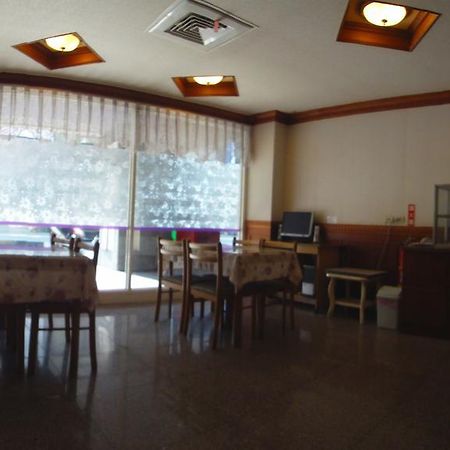 Hua Yue Hotel Таоюань Экстерьер фото