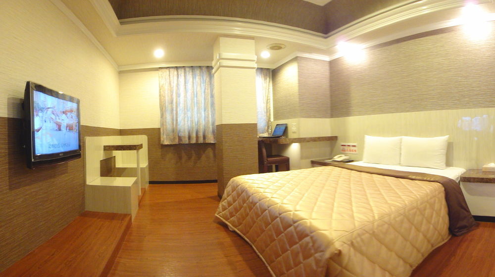 Hua Yue Hotel Таоюань Экстерьер фото