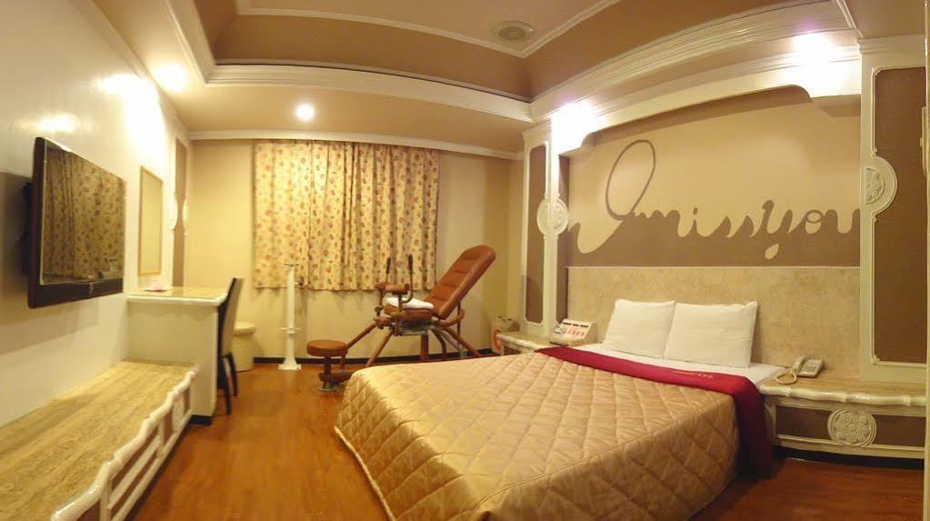 Hua Yue Hotel Таоюань Экстерьер фото