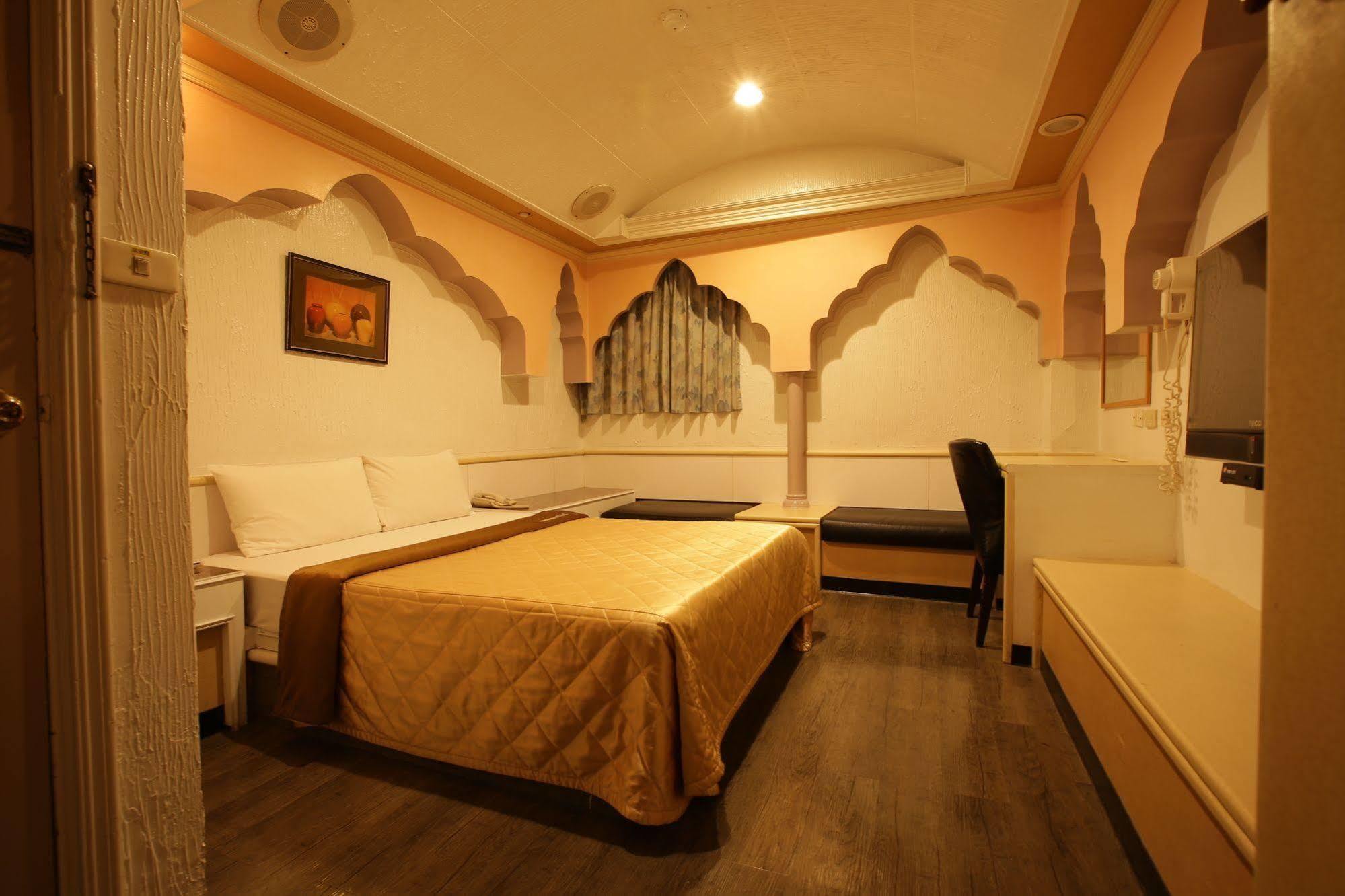 Hua Yue Hotel Таоюань Экстерьер фото